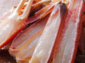 延楽　清流沿いの絶景露天と旬菜会席が評判の宿