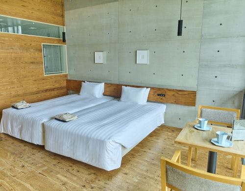 自然光が入るバスルーム