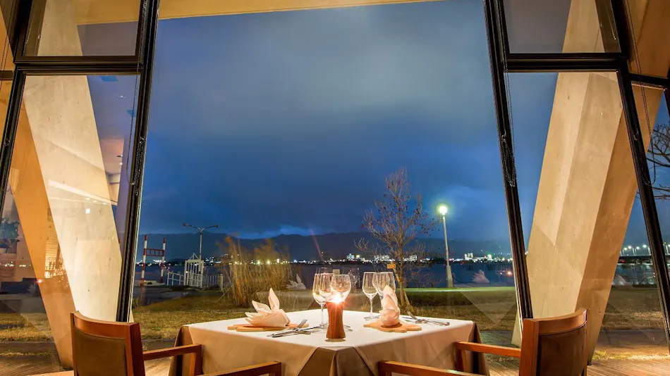 Setre Marina Biwako