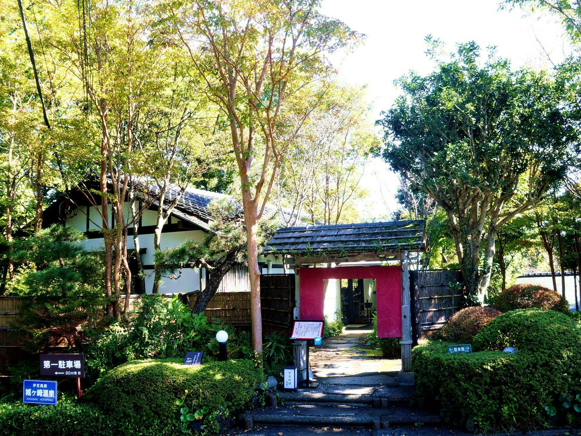 ประตูชมจันทร์