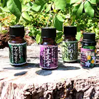 น้ำมันตัวอักษรสีดำ