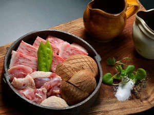 【三大味覚饗宴】大分が誇るブランド豊後牛・冠地鶏・名産肉厚椎茸を味わう贅沢グルメプラン