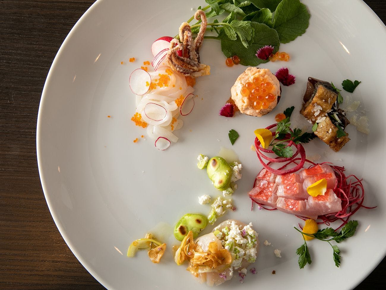 Makan malam yang menekankan bahan-bahan khas Shinshu.