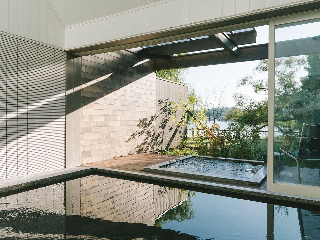 小巧但舒適的溫泉館。