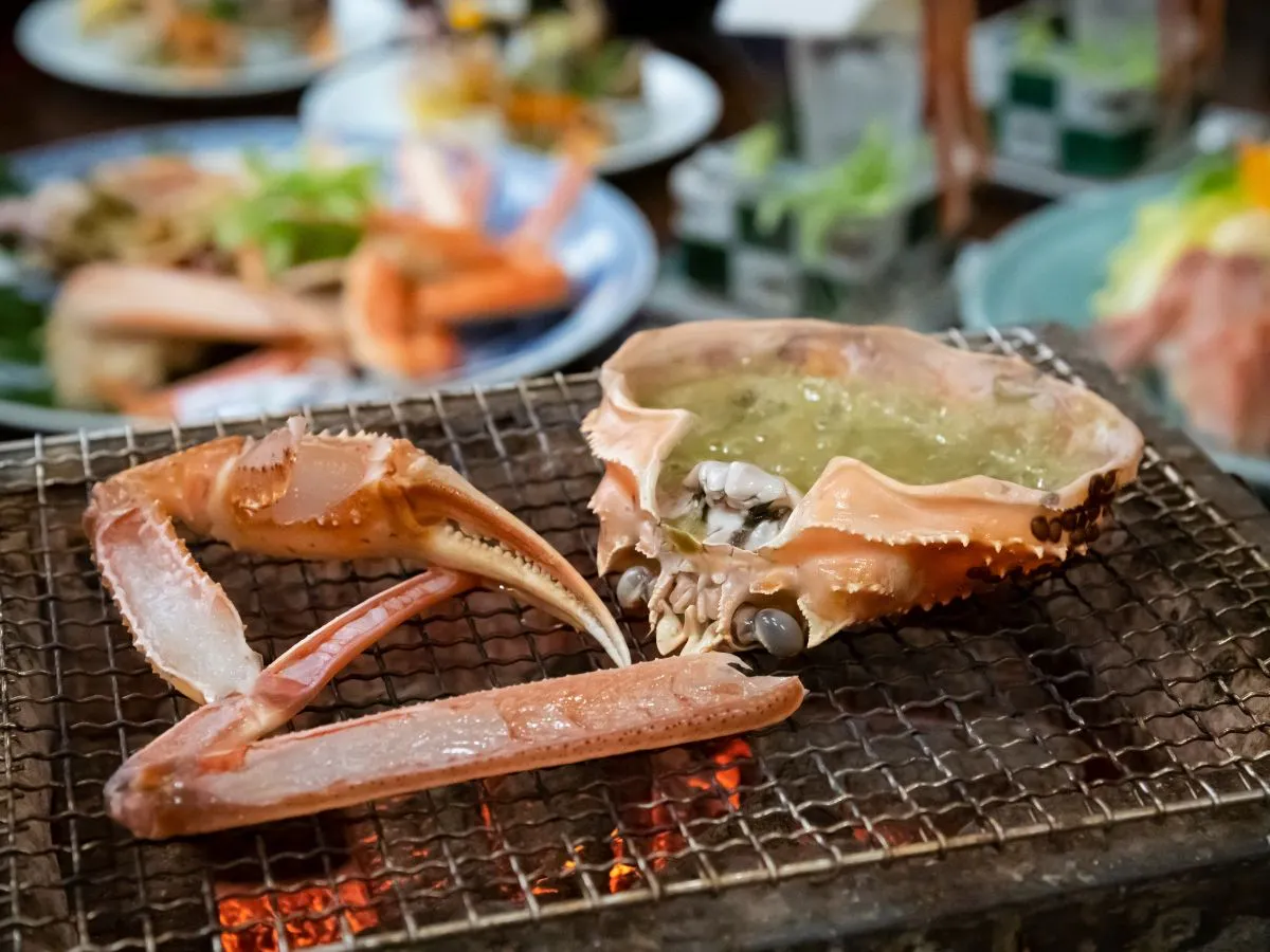 岩井温泉 岩井屋 - 【特選松葉蟹尽くし】冬の風物詩「炭火焼き蟹」蟹刺し・蟹すき鍋ほか蟹尽くし 岩井屋の蟹プラン - 【和ベッド客室(2・3階 ...