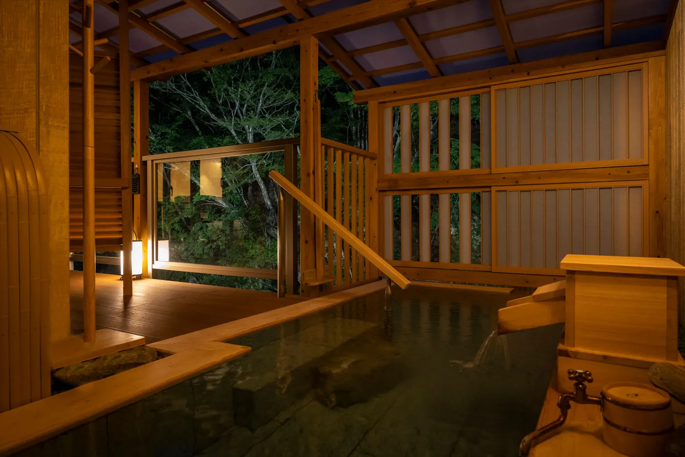 塩原温泉 割烹旅館 湯の花荘：露天風呂