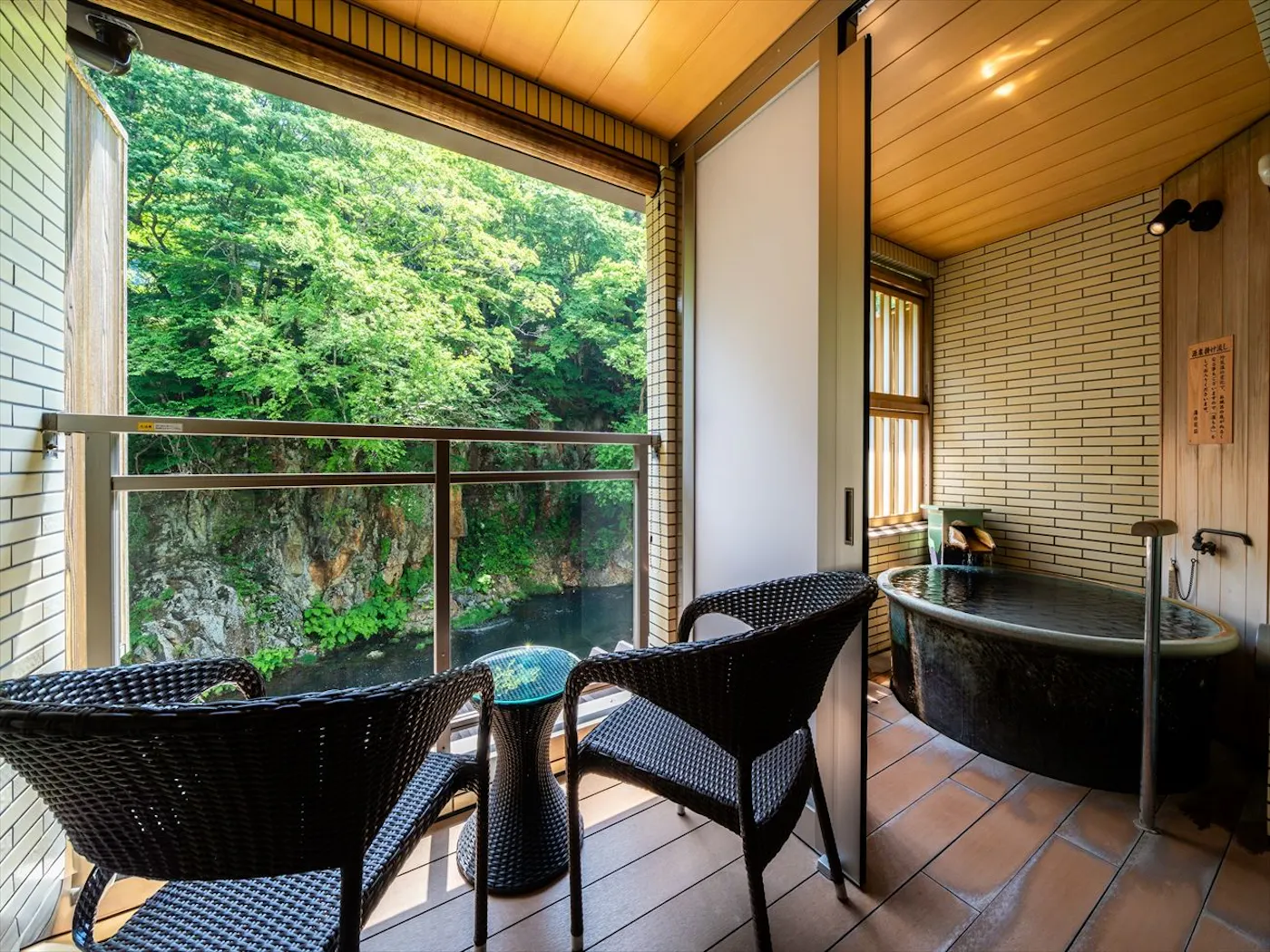 塩原温泉 割烹旅館 湯の花荘：客室の露天風呂