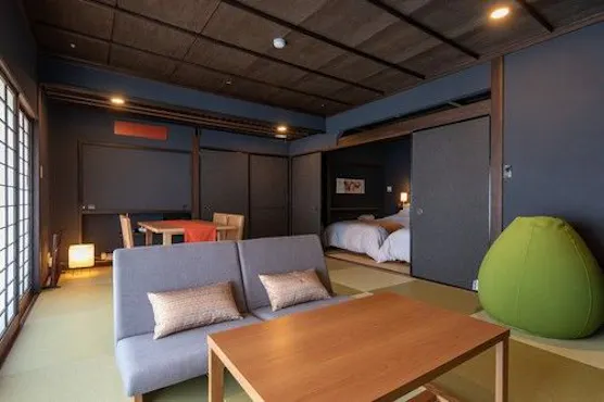 Lantai 2, 2 kamar, Semi Suite Twin