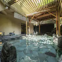 自平安时代以来繁荣为疗养地的汤村温泉