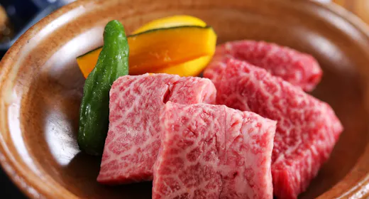 【通年/ワンランクアップ】当館人気No.1!香ばしい但馬牛陶板焼き60g~スペシャルプライス~