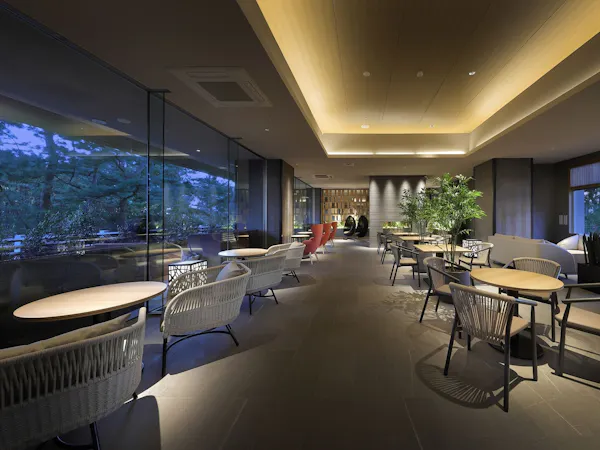 【23春OPEN露台生活風光】在自由流動休息室享受優雅的放鬆住宿。