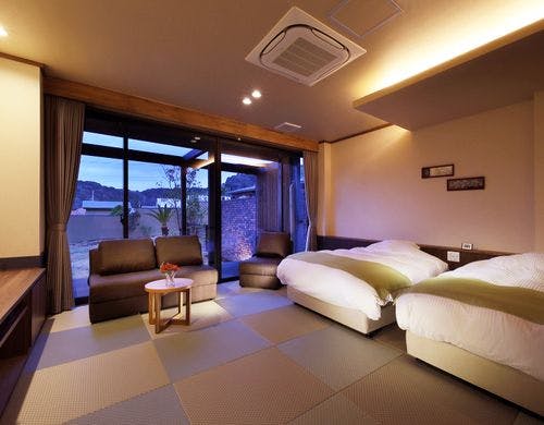 【花の香・春の香】温泉半露天風呂付和洋室