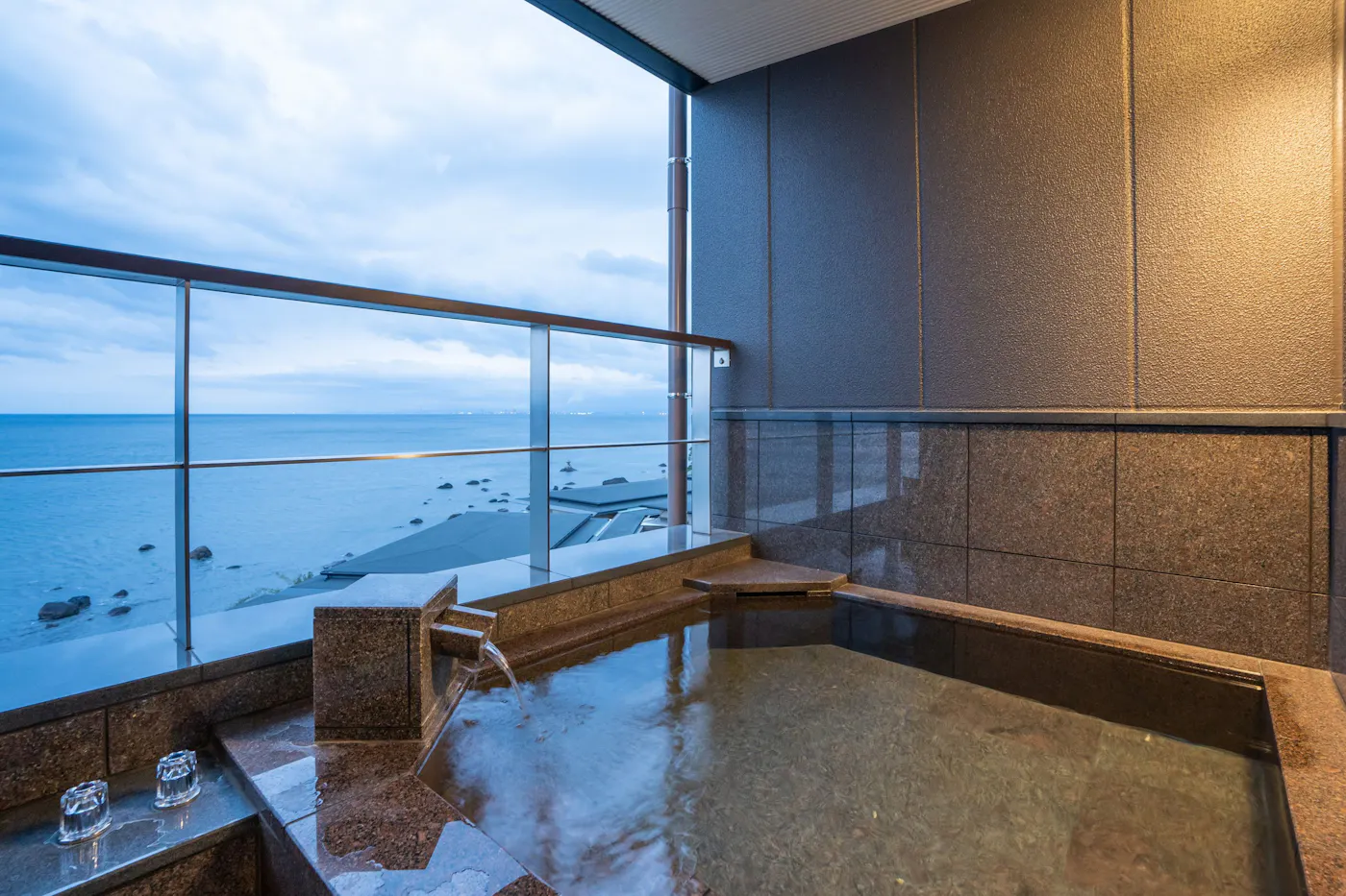 AMANE RESORT GAHAMA：海を望む客室の展望風呂