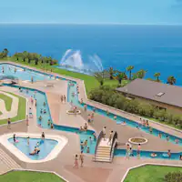 夏季限定「花園泳池」