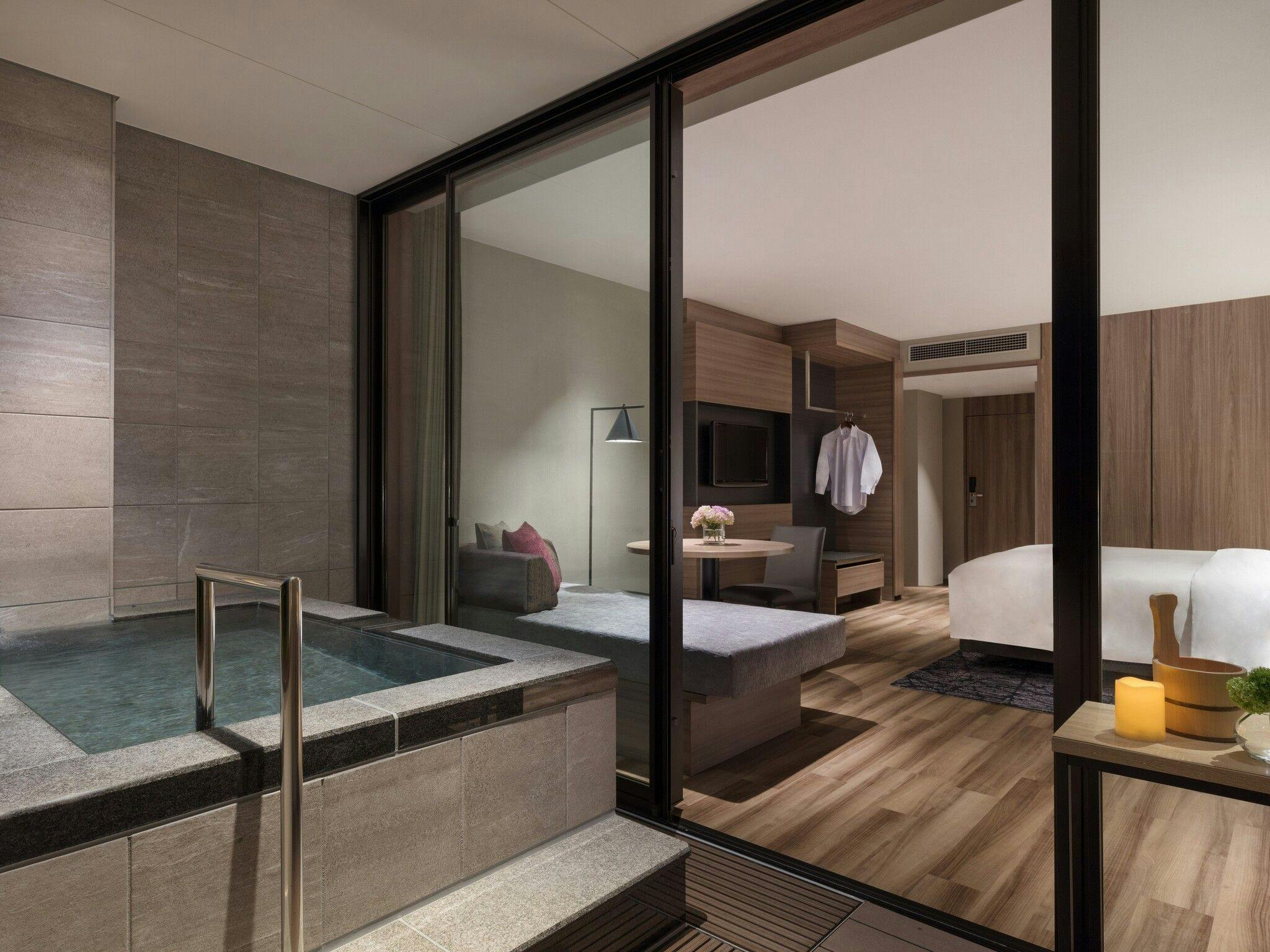 ห้องดีลักซ์คิงพร้อมน้ำพุร้อนกลางแจ้ง