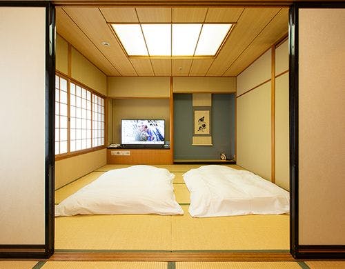 ４畳+８畳の和室です。