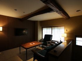 亀の井別荘 2枚目