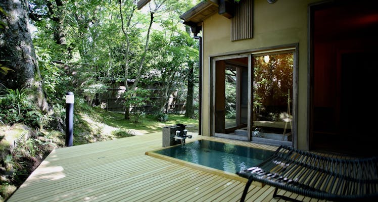 由布院ステンドグラス美術館 露天風呂が人気の宿 19選 宿泊予約は 一休 Com 由布院ステンドグラス美術館 露天風呂が人気の宿 19選 宿泊予約は 一休 Com