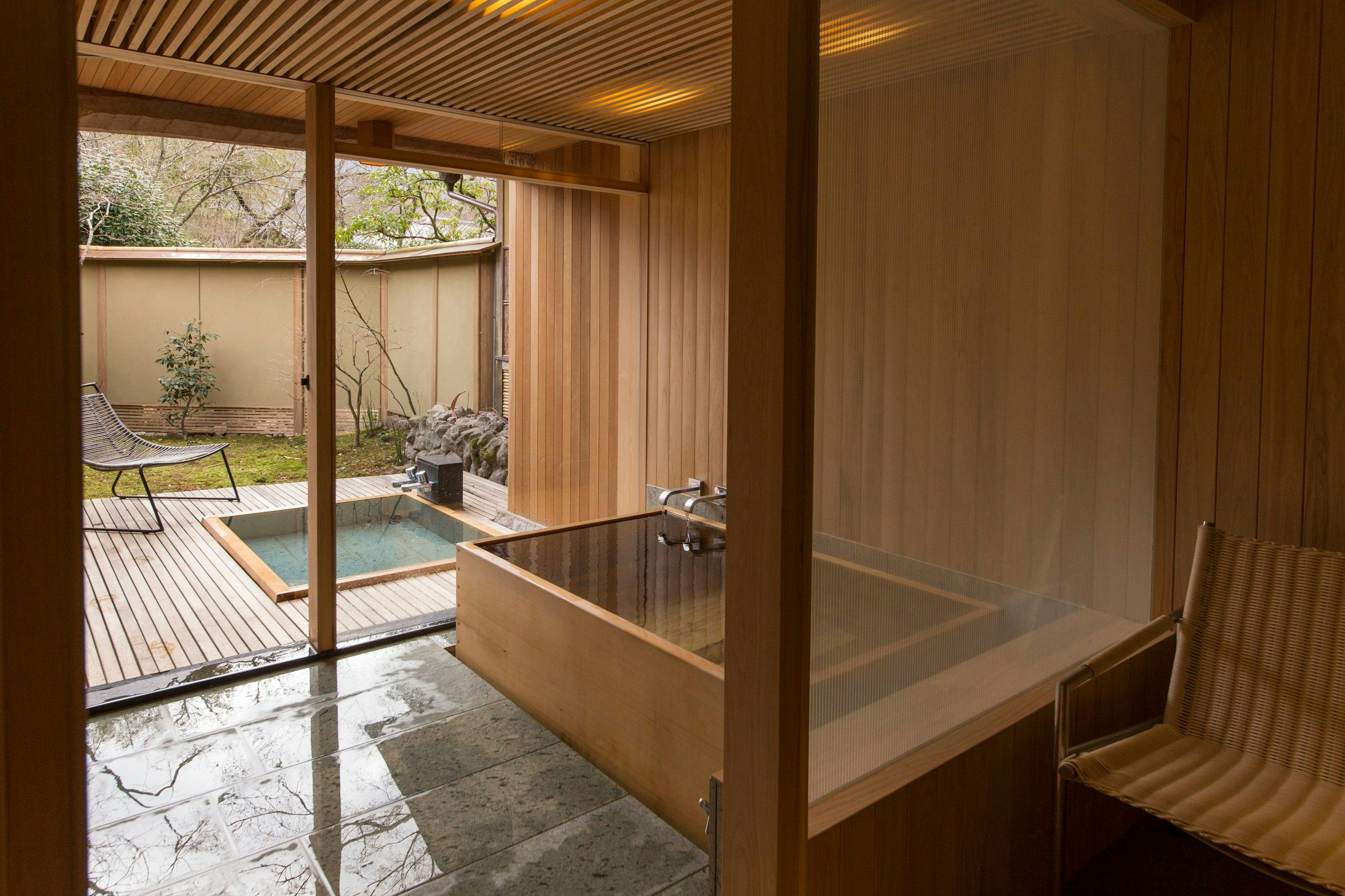 由布院ステンドグラス美術館 温泉自慢の宿 15選 宿泊予約は 一休 Com