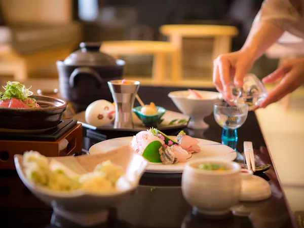 【特別期間限定】【部屋食/和懐石】美食の都・京都と御食国の海の恵みを愉しむ二食付きステイ