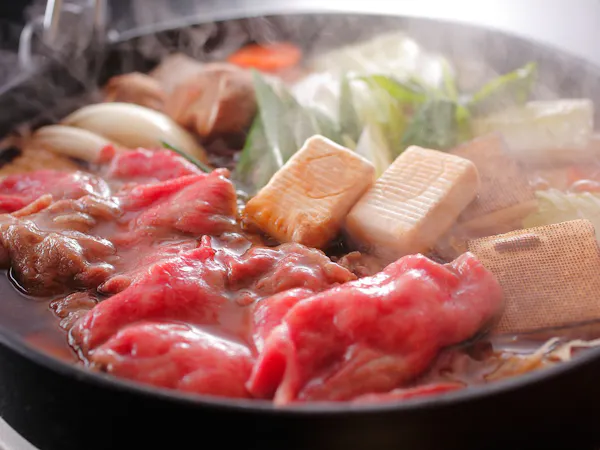 【すき焼き懐石】国産黒毛和牛のすき焼きを堪能する二食付きステイ