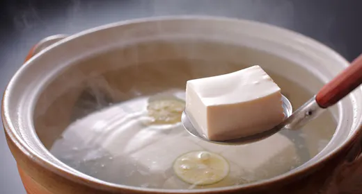 【湯豆腐御膳】旬魚の造りや天婦羅とともにやさしいお豆腐料理を味わう二食付きステイ