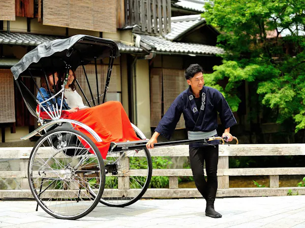 【人力車で京都東山巡り60分/二食付】京の魅力を知り尽くした俥夫が旅のコンシェルジュ