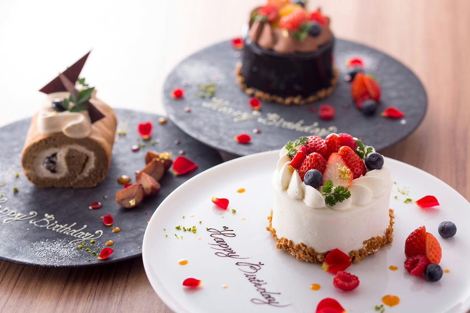 【記念日／朝食付】パティシエ特製ケーキ＆ロゼスパークリングをお部屋に