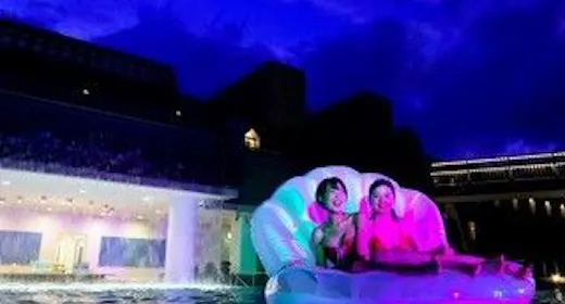 【Nikmati Musim Panas】Termasuk tiket 1 hari kolam renang indoor & outdoor|Akhir pekan juga bisa menikmati night pool, menginap di resor <Termasuk makan malam & sarapan>