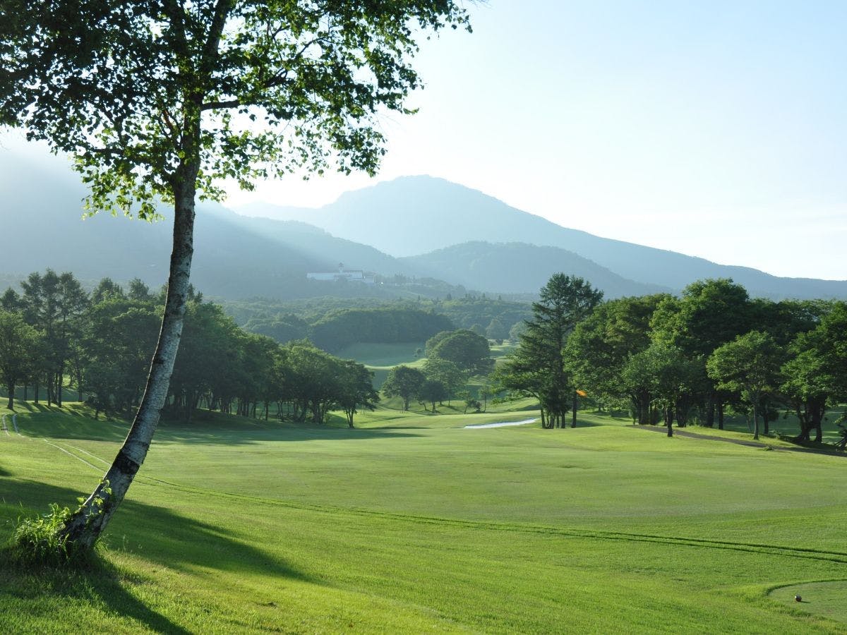 【Golf & Menginap】1 kali bermain di Akakura Golf Course + makan siang｜Perjalanan relaks dengan Mata air panas & sauna＜Termasuk makan malam dan sarapan＞