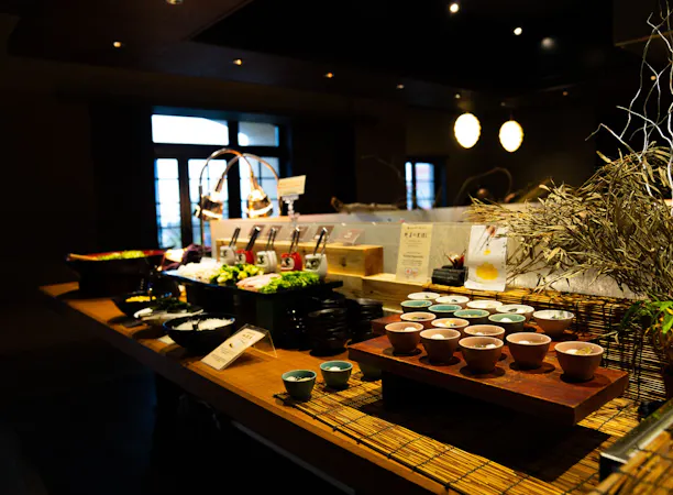 อาหารเย็นตัวอย่างที่ร้านอาหารญี่ปุ่นอาซาฮิ