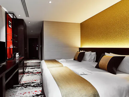 Essential Hollywood Twin