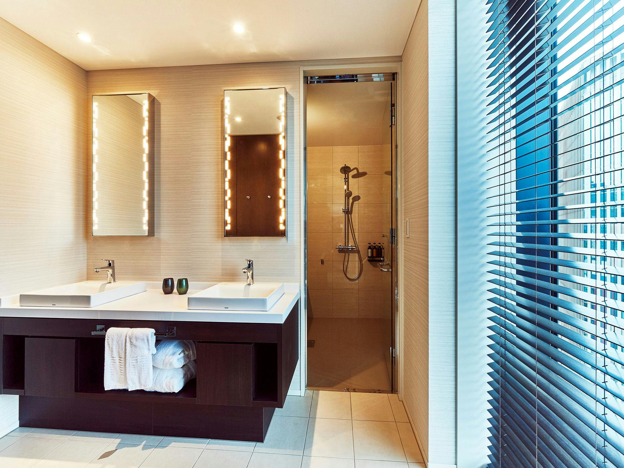 ห้องลักซ์ คิง (52 ตร.ม.) ห้องน้ำ