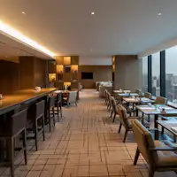 【クラブラウンジ】