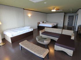 �y��t��:�َR�E��[���zWest Peninsula Hotel