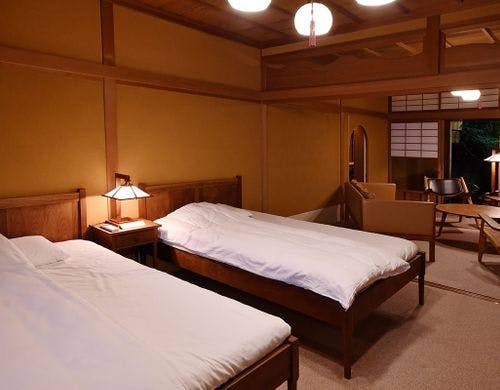 露天付特別室　【蓬莱の間】のダイニング