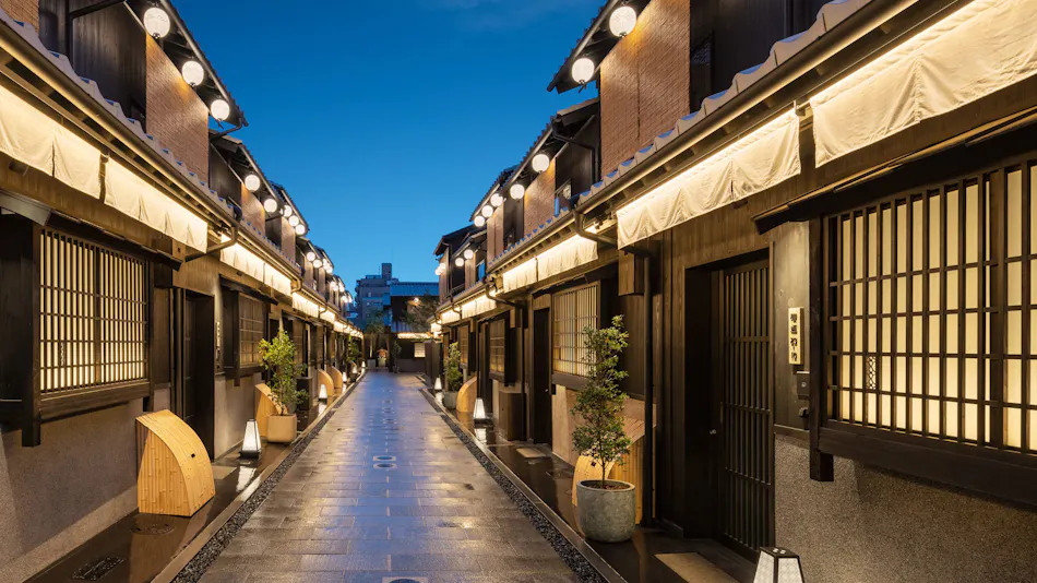 Nazuna Kyoto Tsubaki Street