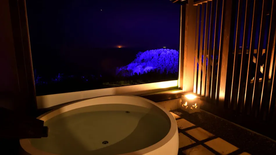 Ocean View and Guinness Certified Inn: All Rooms with Private Open-Air Bath - XYZ Speciale