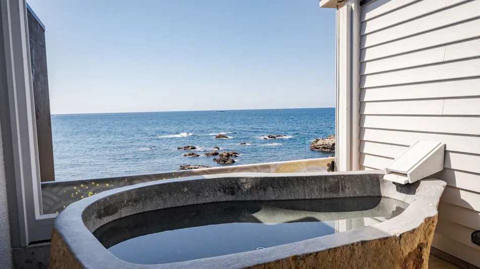 Ocean View and Guinness Certified Inn: All Rooms with Private Open-Air Bath - XYZ Speciale