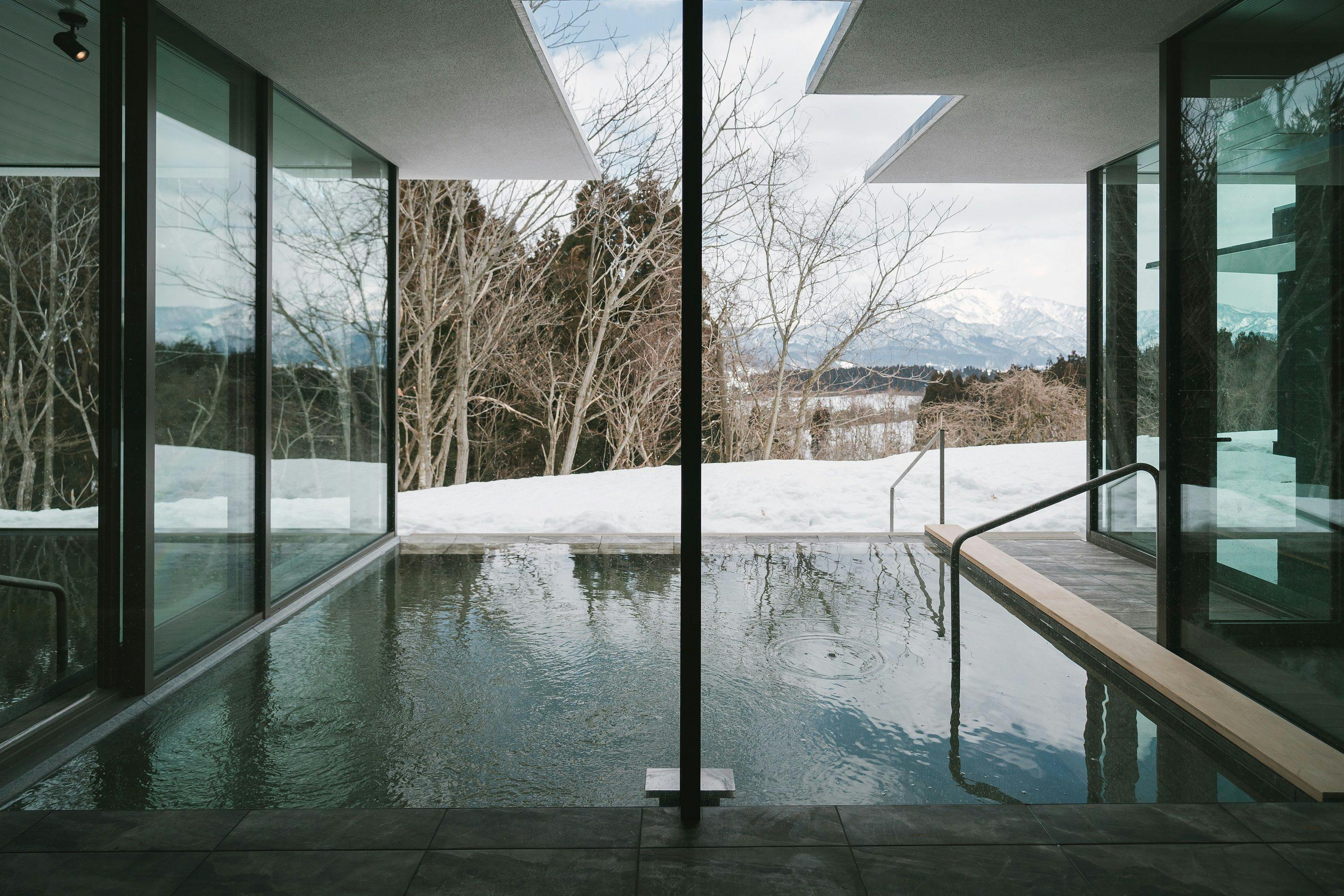 Snow Peak FIELD SUITE SPA HEADQUARTERS