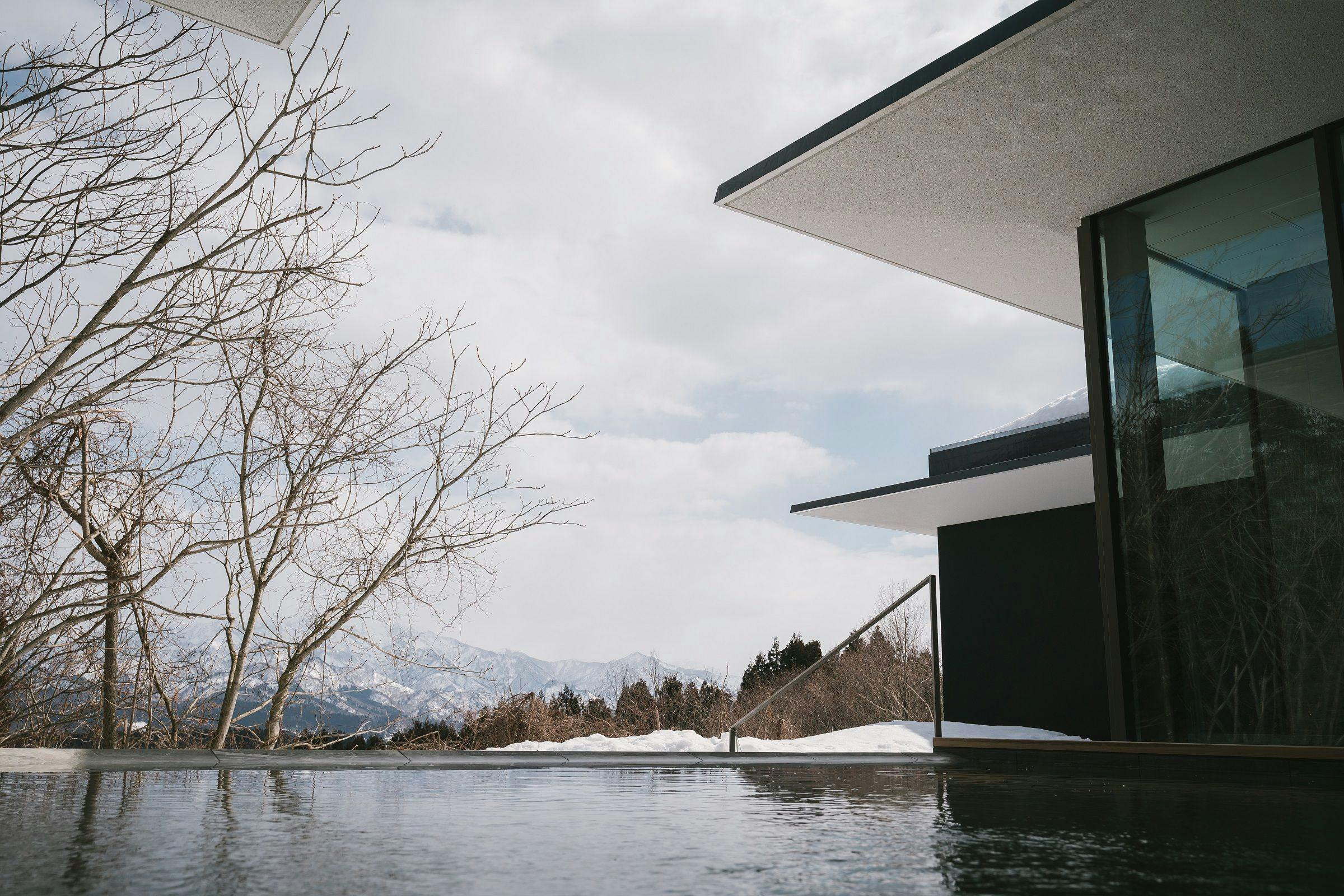 Snow Peak FIELD SUITE SPA HEADQUARTERS