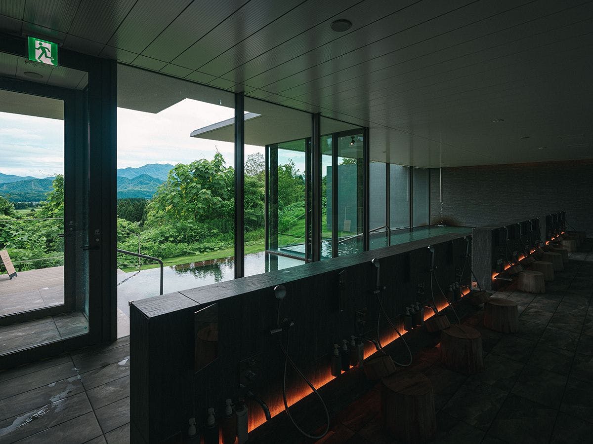 Snow Peak FIELD SUITE SPA HEADQUARTERS