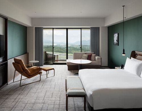 サーキット ビュー デラックス キング