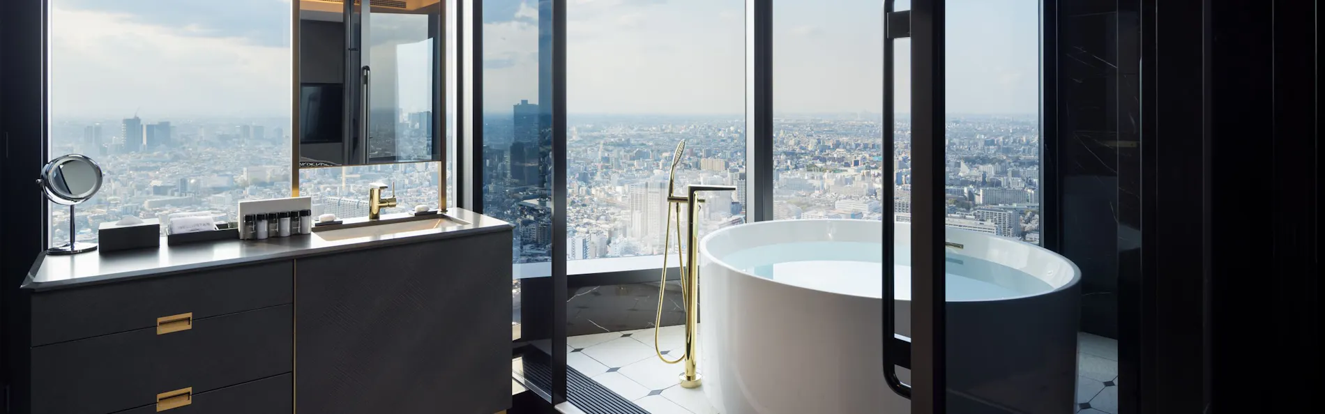 BELLUSTAR TOKYO, A Pan Pacific Hotel