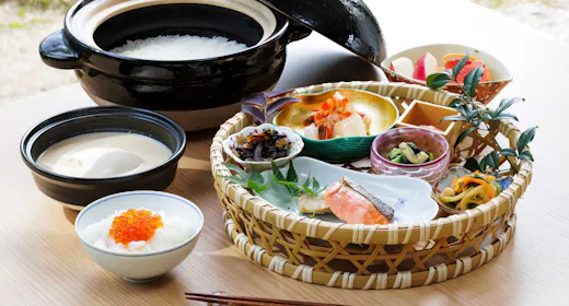 【期間限定】<朝食付き>源泉かけ流しプライベート温泉と地元の恵みを味わう和朝食