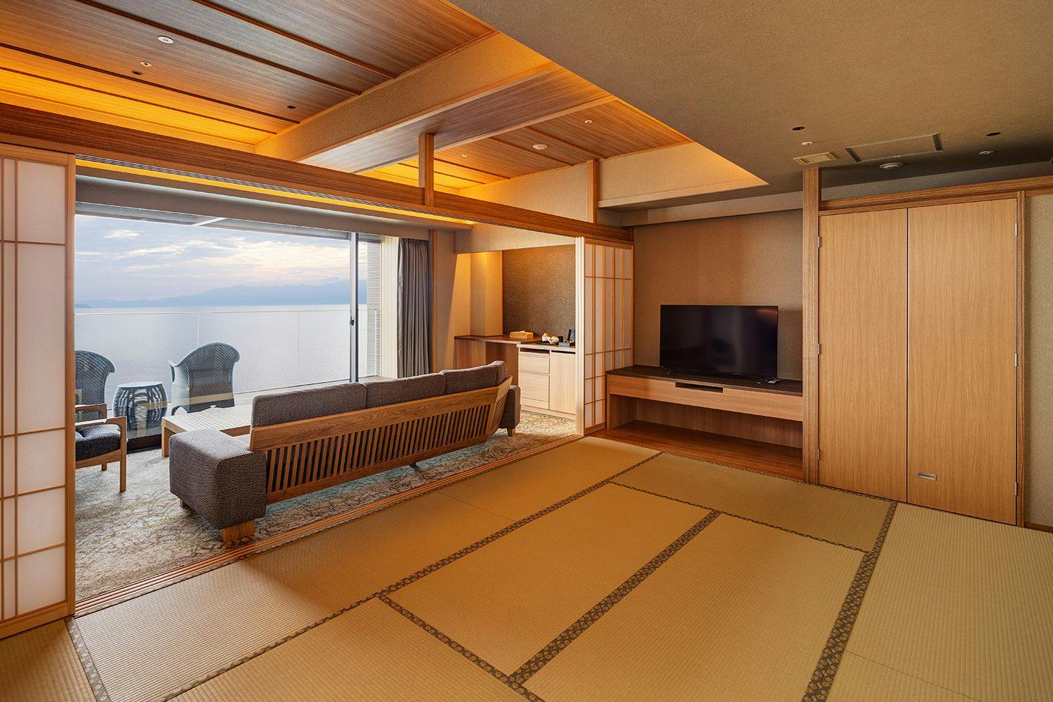 蒼の湖邸 BIWAFRONT HIKONE（ビワフロント彦根）