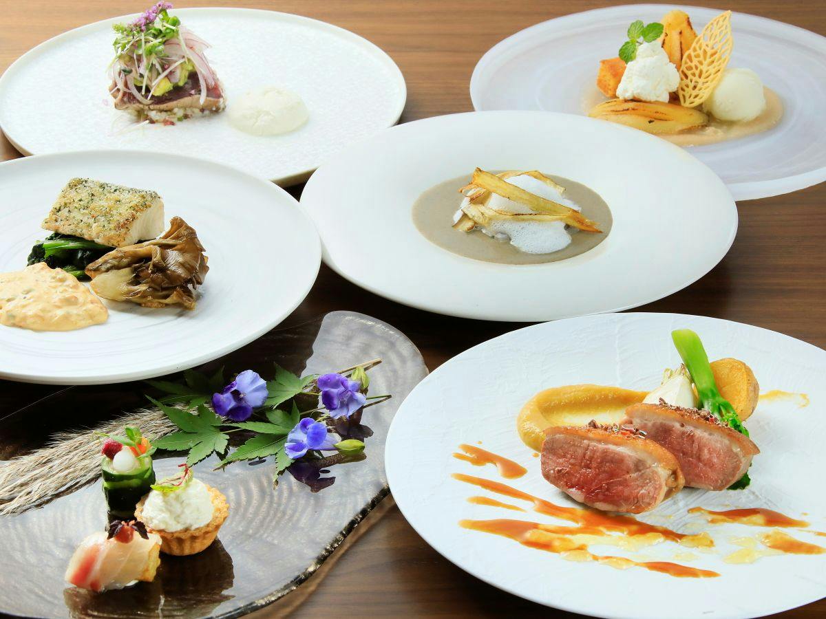 【プレミアムコース】旬の食材をふんだんに使用した自慢のフレンチコースを味わう＜プレミアムコース＞