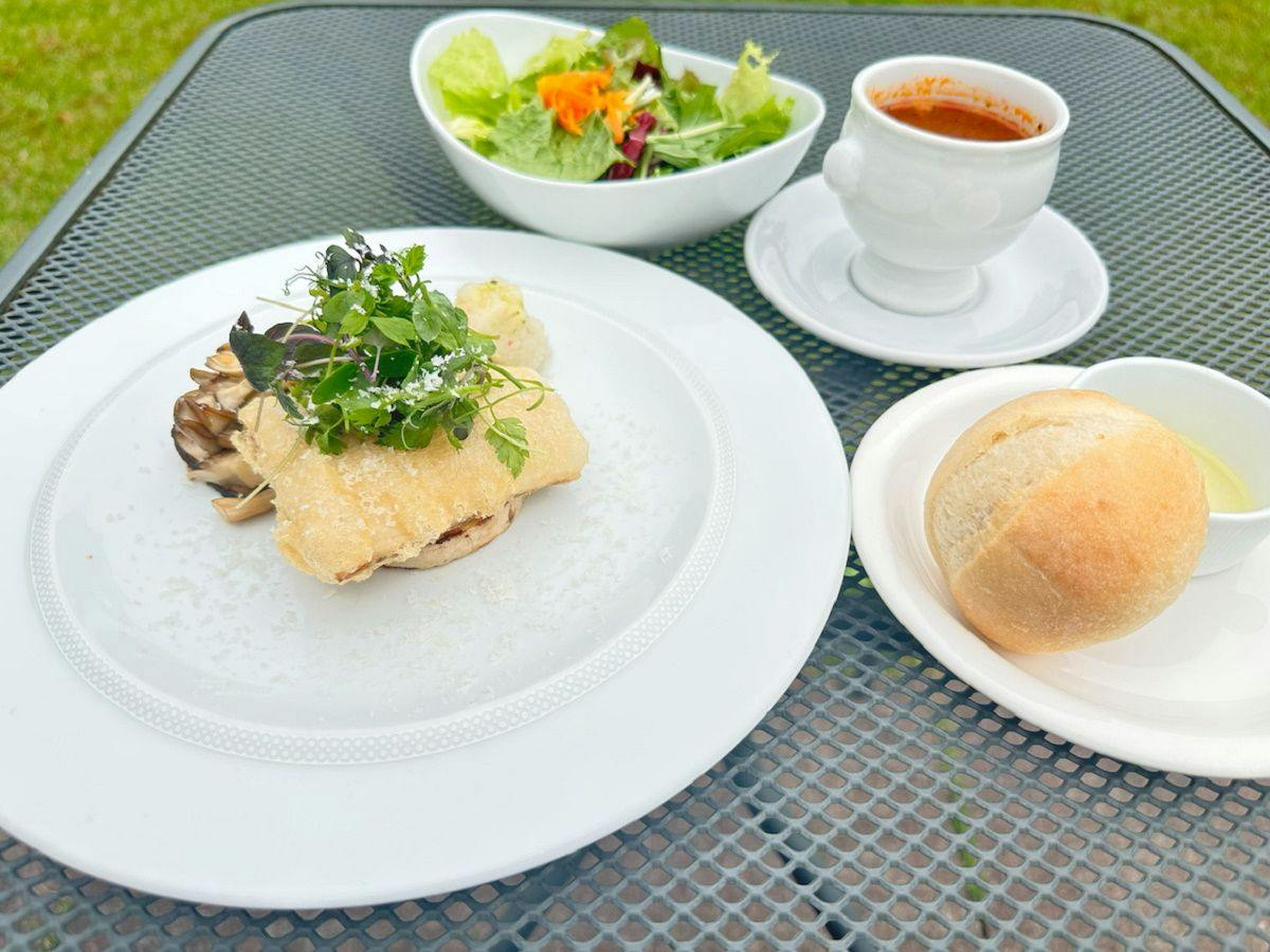 【芸術と美食を味わう】箱根ラリック美術館入館券＋選べるランチ券付きプラン＜スタンダードコース＞