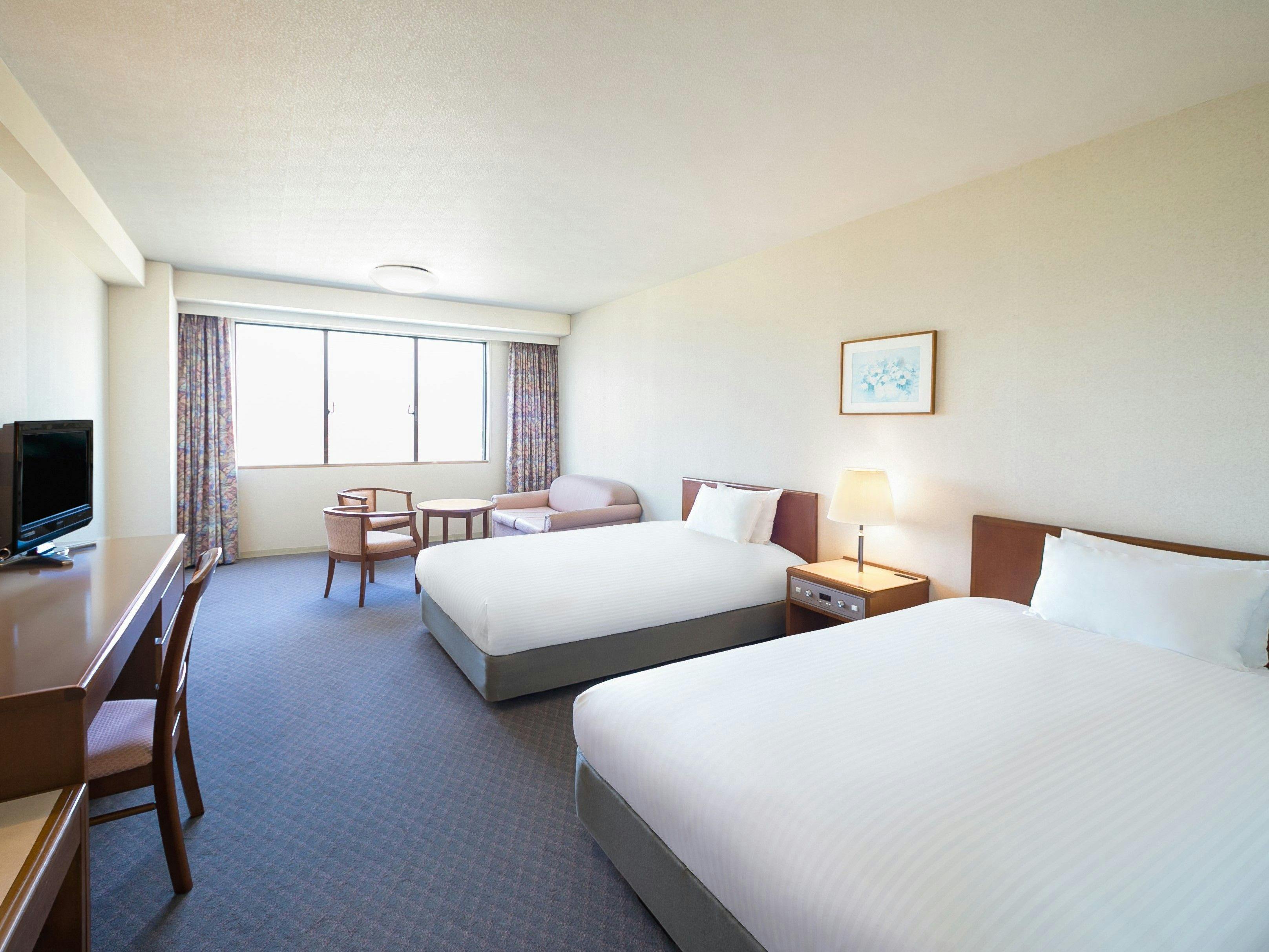 Classic Twin - Lake View