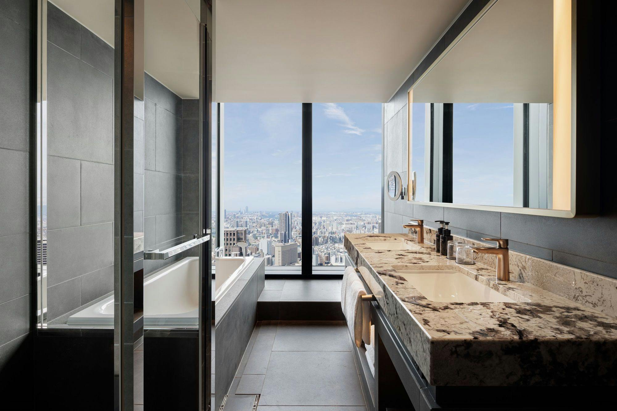 พื้นที่อาบน้ำ (Corner King・Twin)